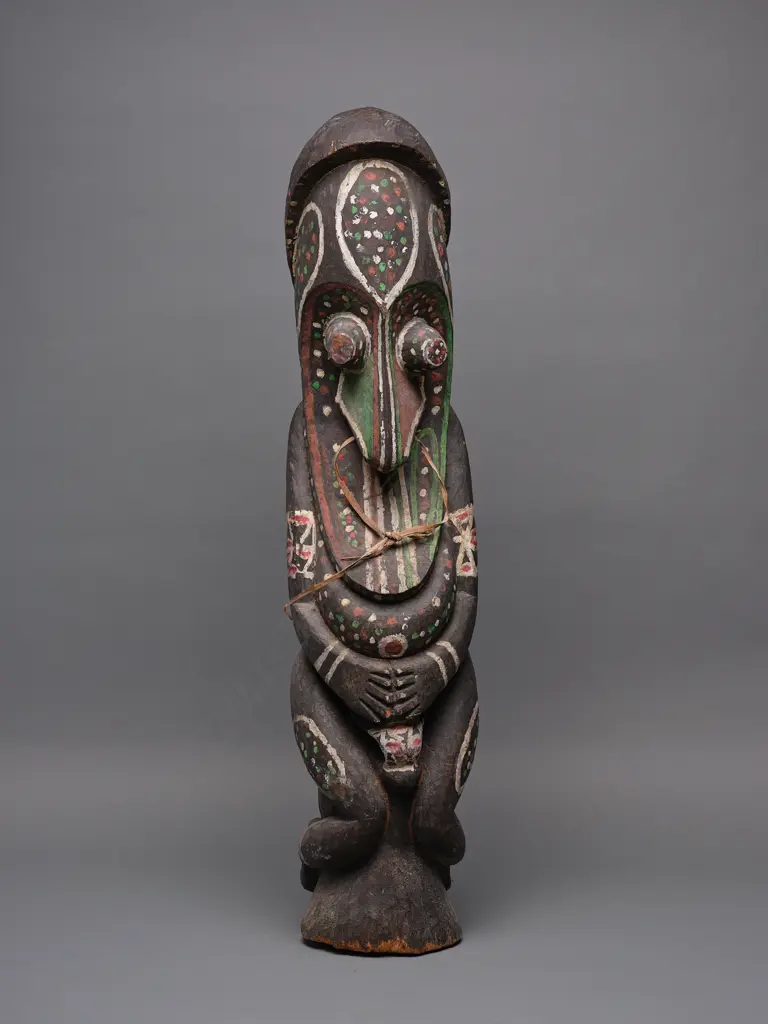 Vanuatu wood/fibre/ochre male grade figure, Image 1++